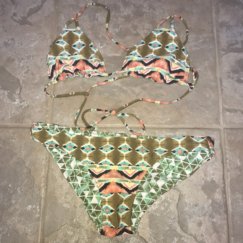 Volcome bikini